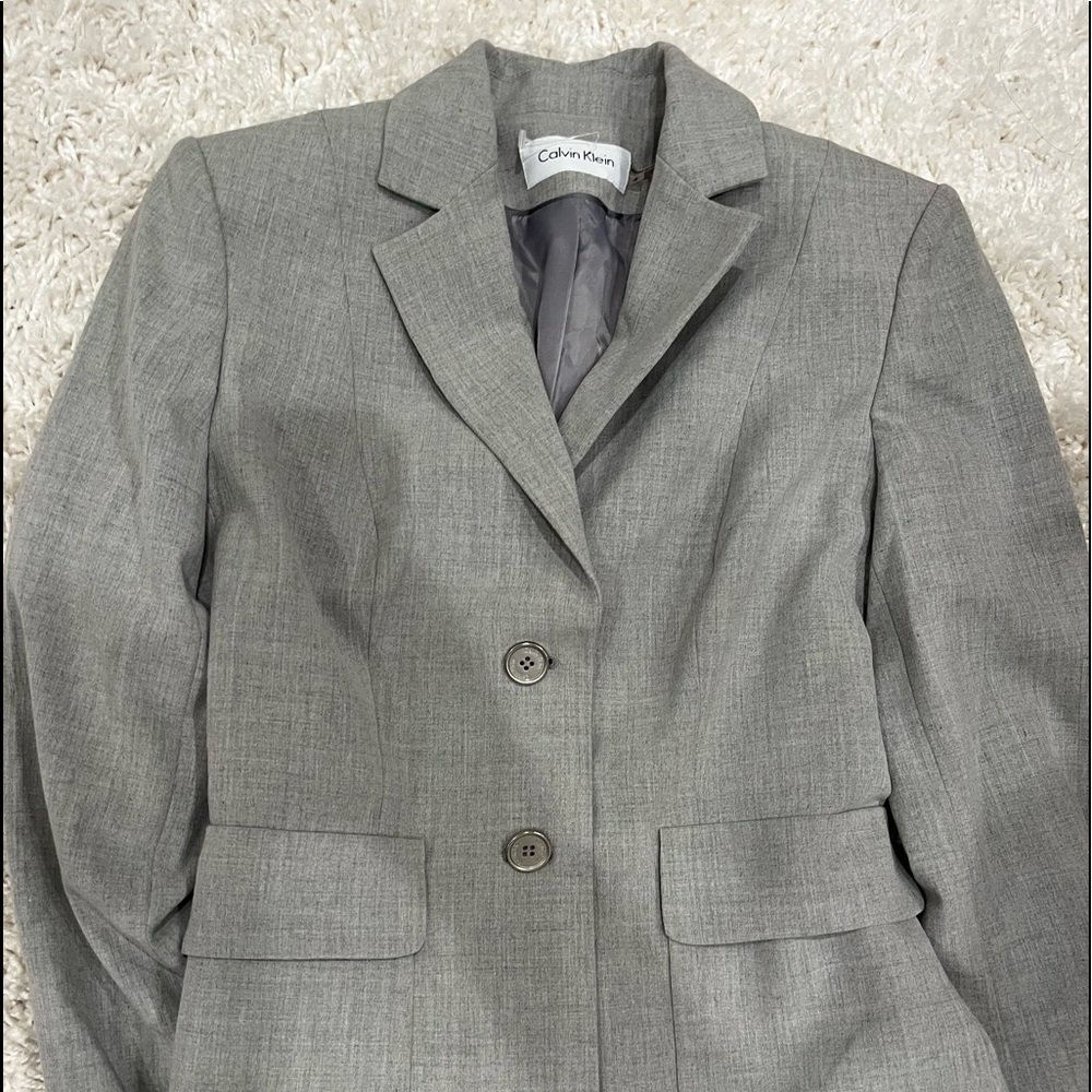 Calvin Klein set. Size 4. Little stretch.